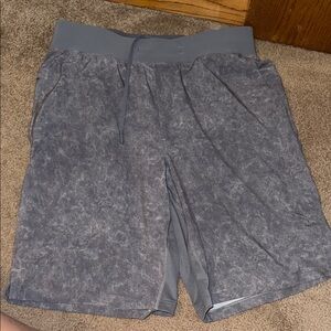 Lululemon Athletica Men's Athletic Shorts in Marble Gray